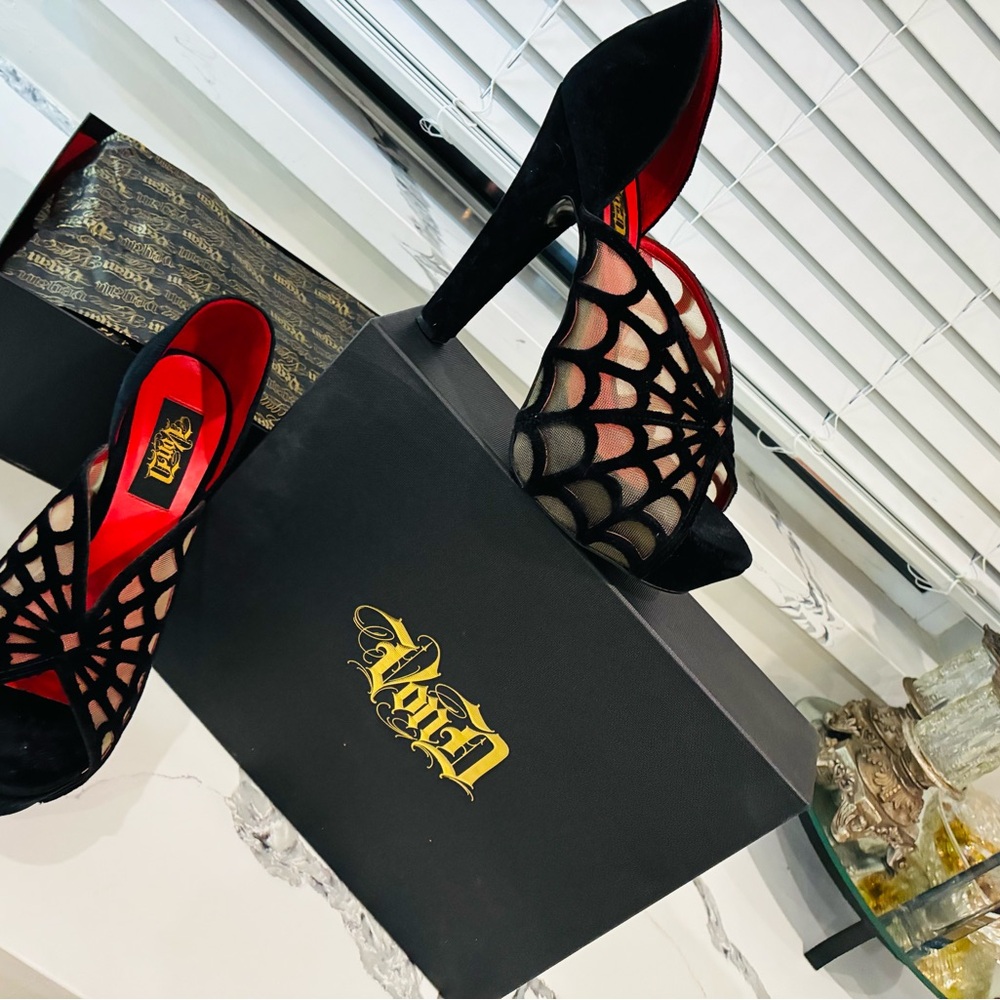 Kat Von D “Adele” Pumps – Size 10 – Black Vegan Suede Platform Heels – Rare